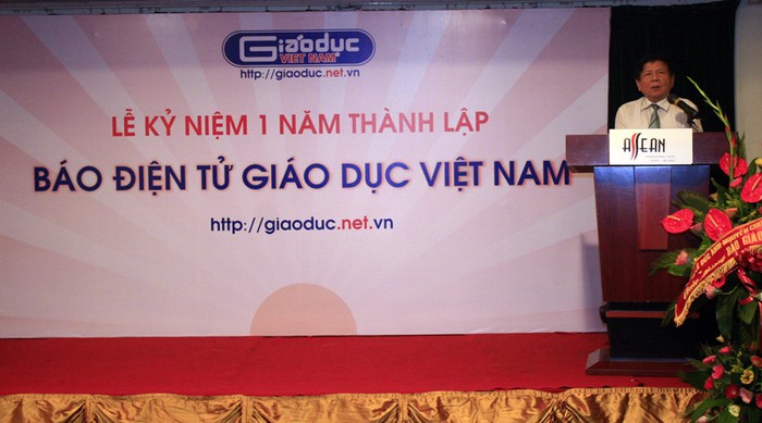 Sáng 9/6, tại Khách sạn ASEAN, Hà Nội, Báo điện tử Giáo dục Việt Nam đã tổ chức buổi lễ kỷ niệm 1 năm thành lập ấm cúng với sự góp mặt của các vị tướng lĩnh và các nghệ sĩ. Sau một năm với nhiều khó khăn ban đầu, với sự cố gắng và nỗ lực của tập thể Báo điện tử Giáo dục Việt Nam, Báo đã gặt hái được nhiều thành công ngoài mong đợi. Đến nay, lượng truy cập của báo đã đạt con số 3,5 triệu lượt/ngày, với mức tăng trưởng trung bình liên tục ở mức từ 20 đến 30%/tháng.